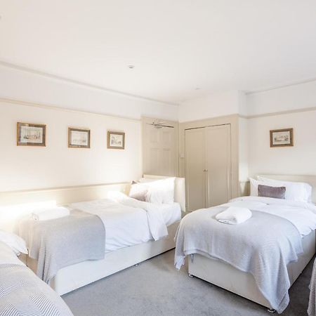 City Centre Stunning House-Roman Baths - 3Min Walk - 4 Bedrooms Exterior photo