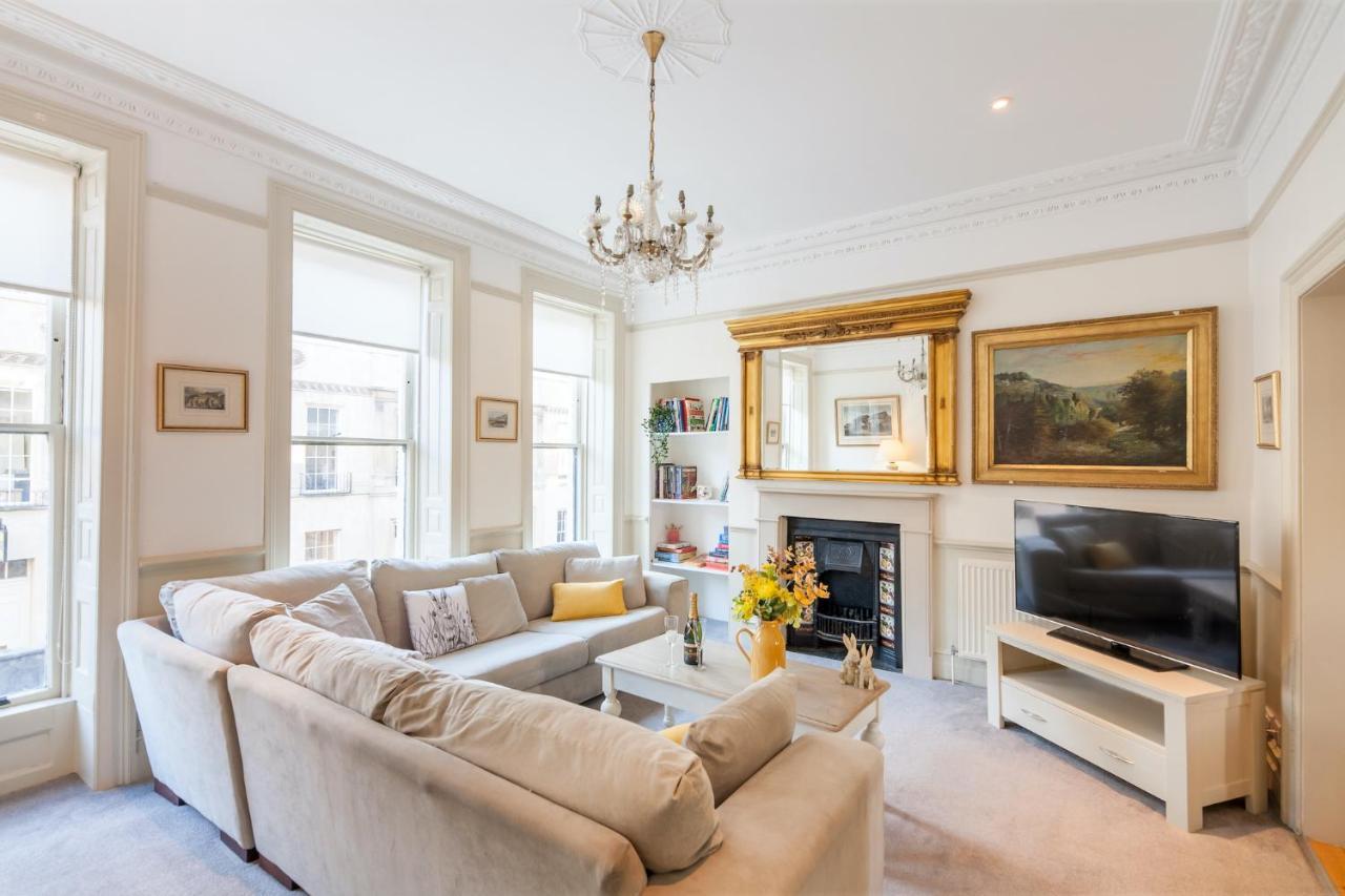 City Centre Stunning House-Roman Baths - 3Min Walk - 4 Bedrooms Exterior photo