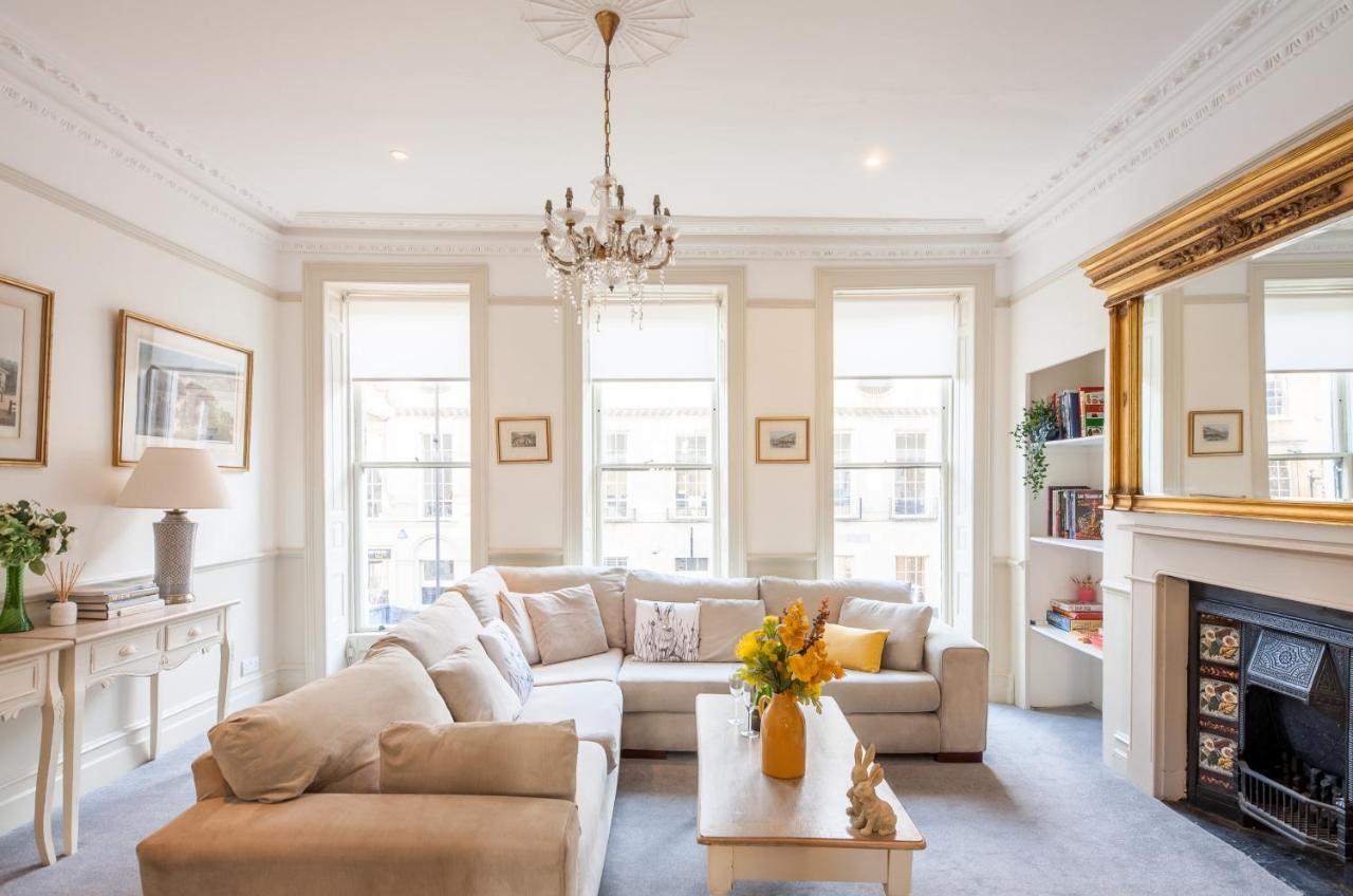 City Centre Stunning House-Roman Baths - 3Min Walk - 4 Bedrooms Exterior photo