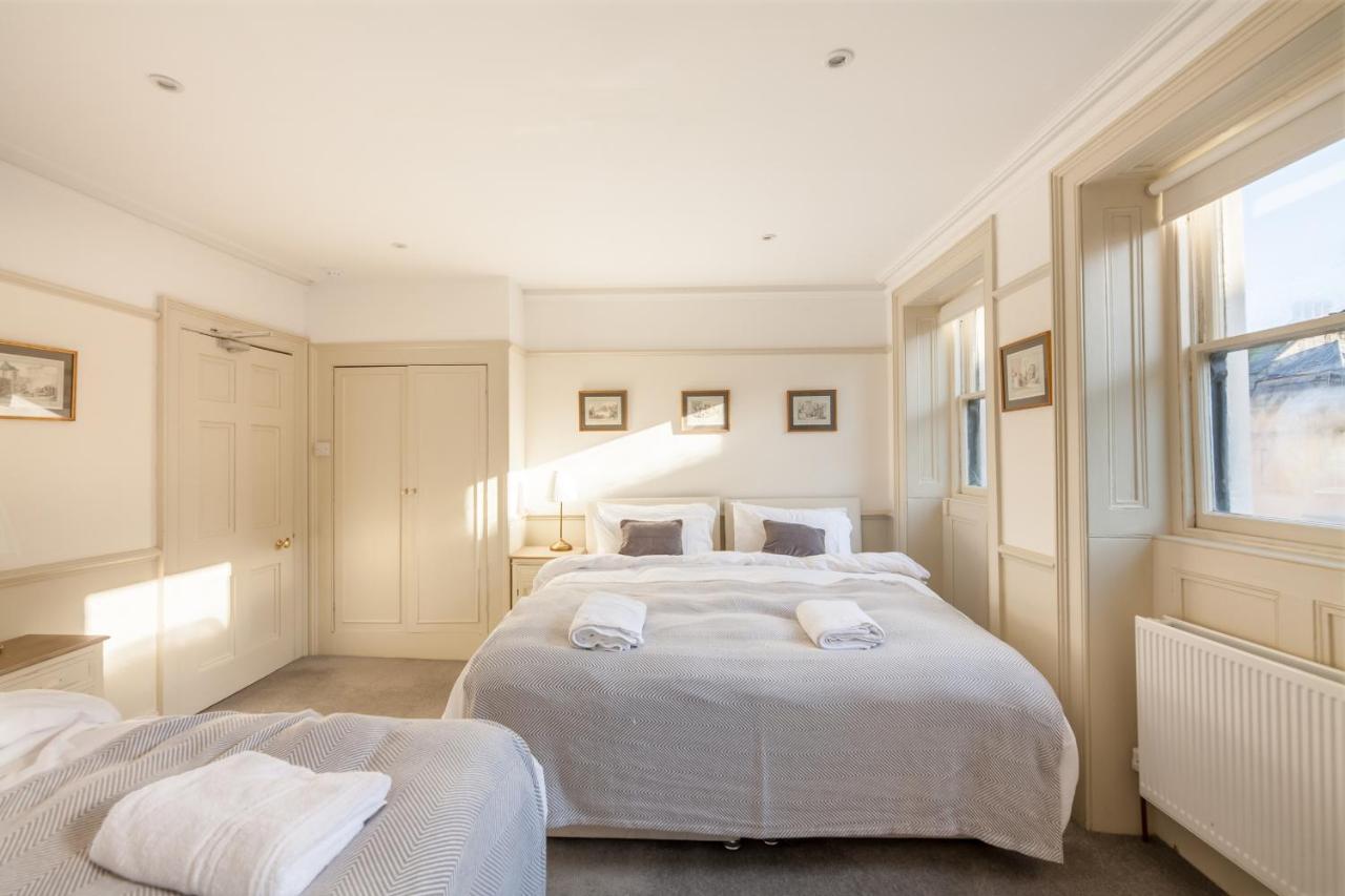 City Centre Stunning House-Roman Baths - 3Min Walk - 4 Bedrooms Exterior photo
